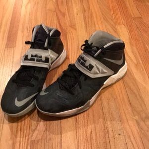 Nike Shoes - Lebron Nike Nike Shoes - Lebron Nike